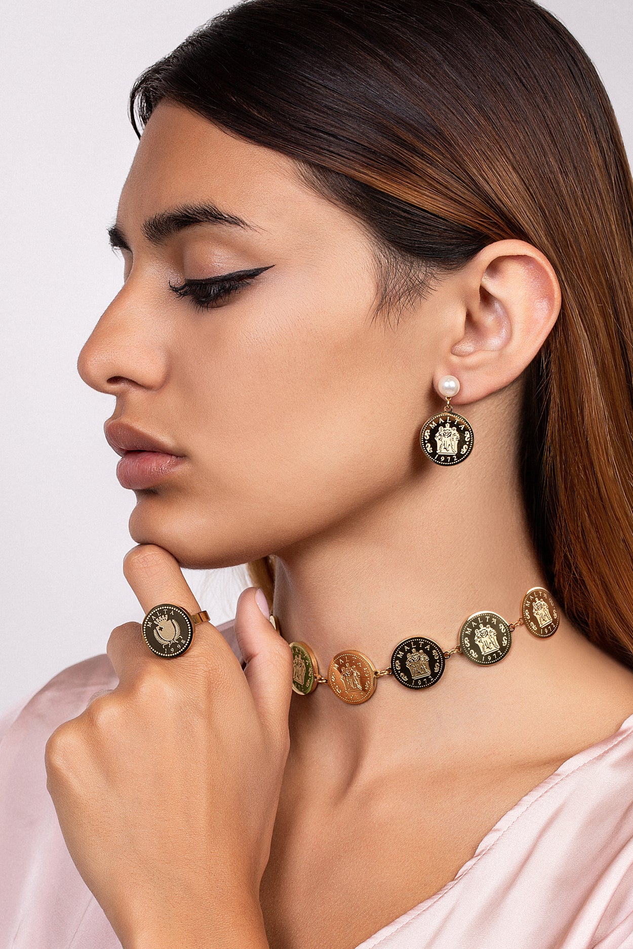 Fortitude, Faith & Hope Coin Link Choker Necklace - Image 3