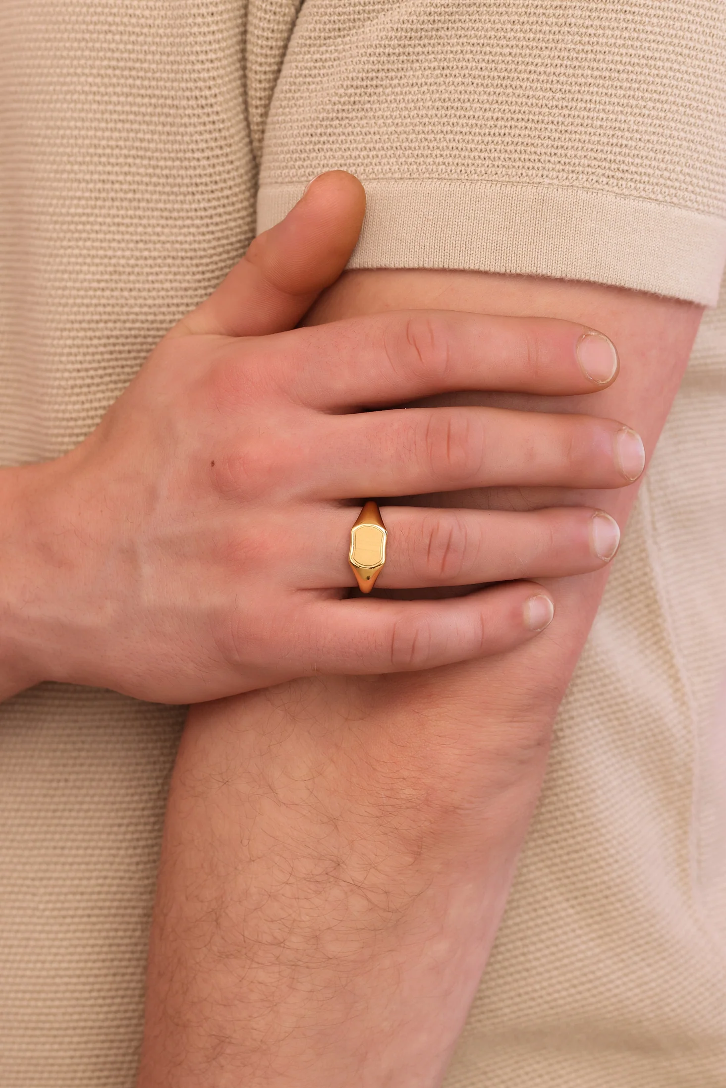Jacob's Gold Engravable Ring - Image 4