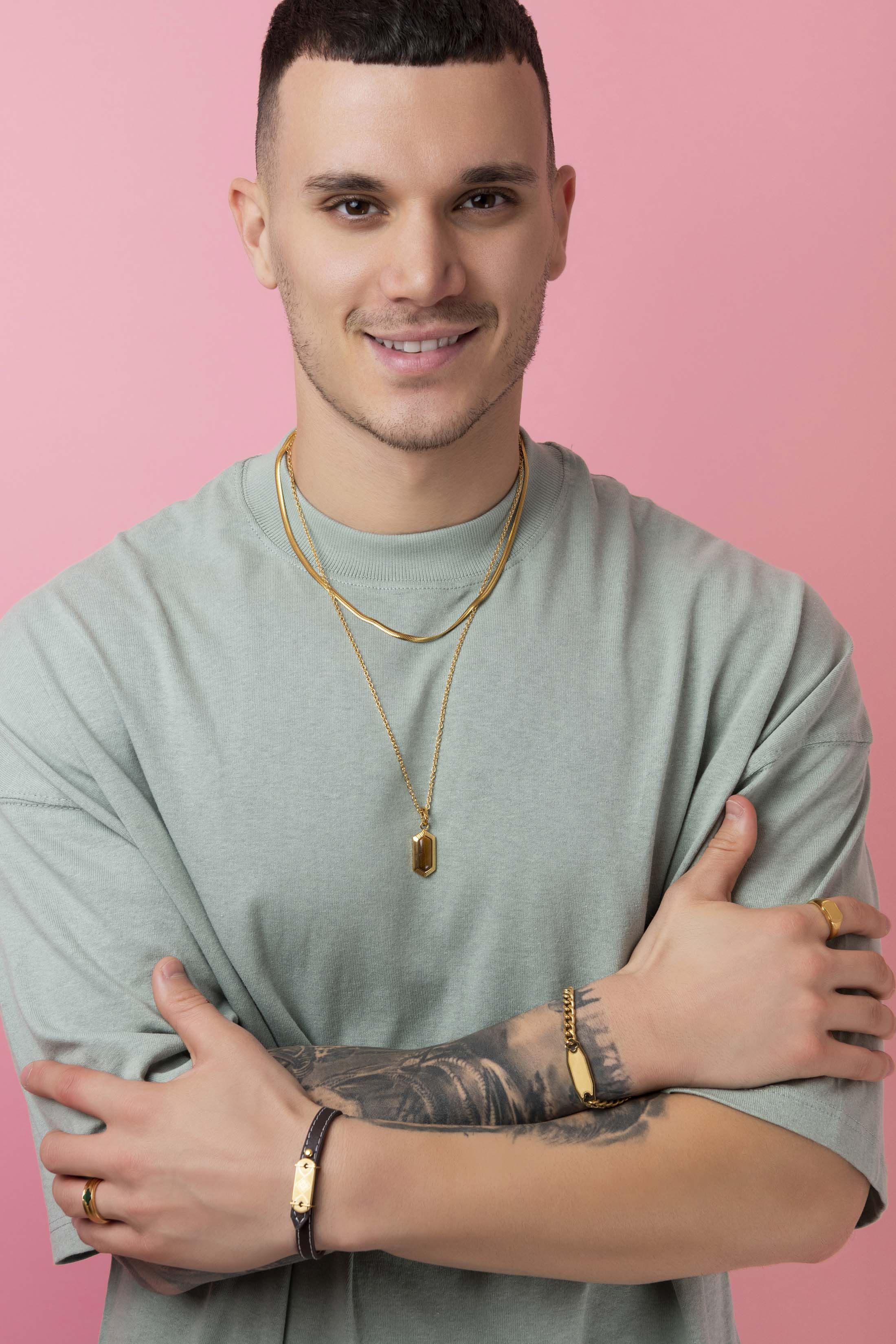 Jacob's Gold Engravable Ring - Image 8