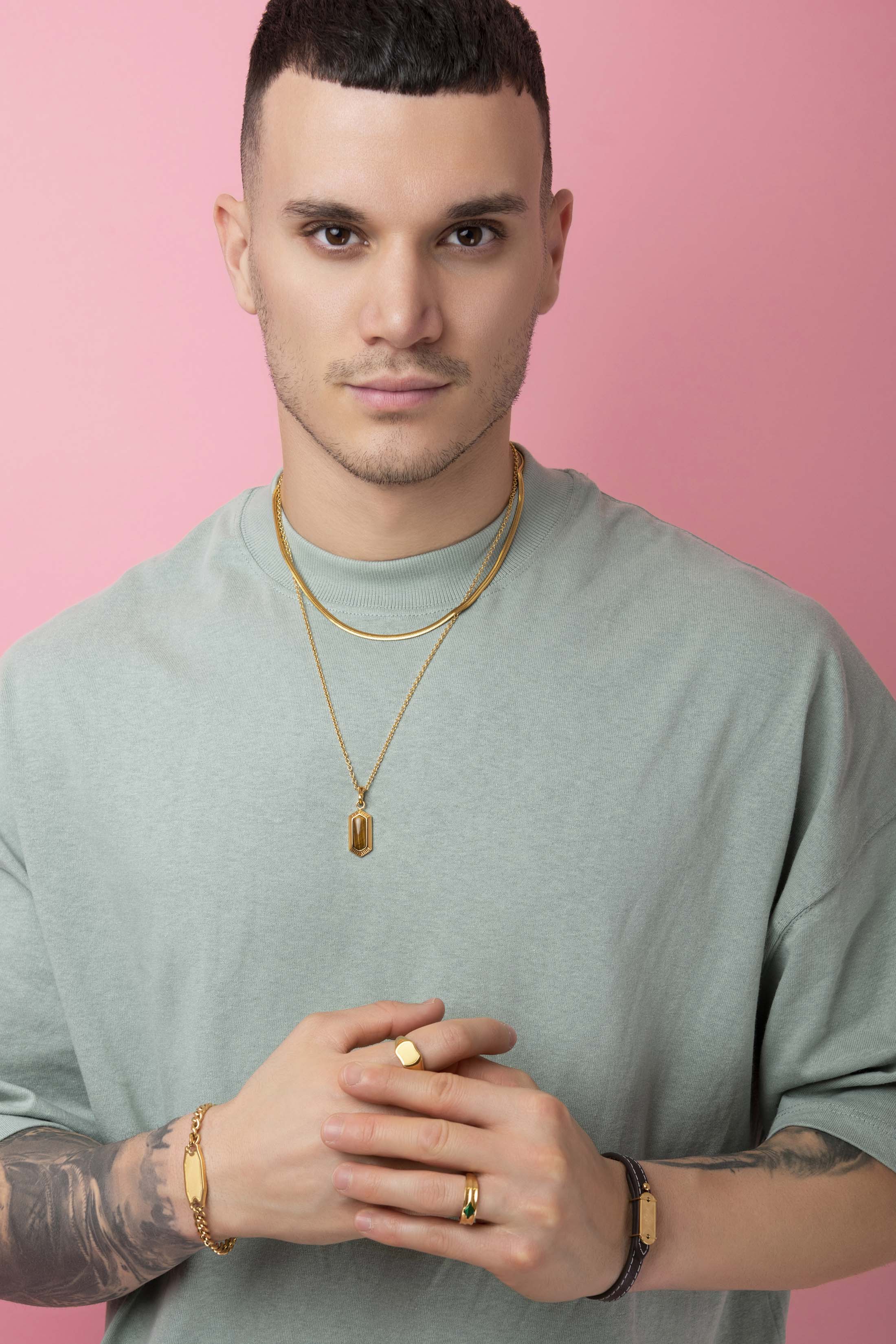 Jacob's Gold Engravable Ring - Image 9