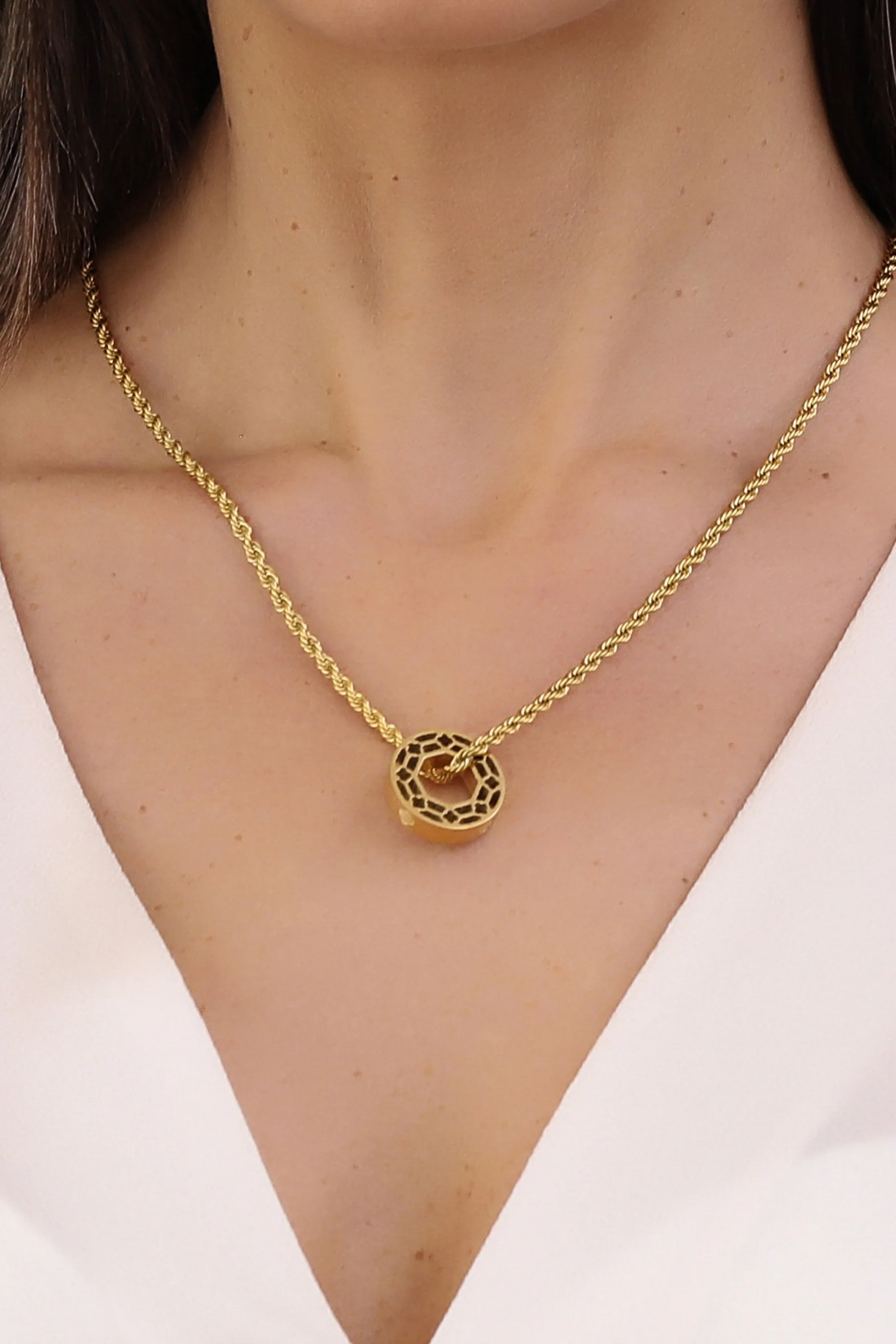 Gozo Lace Engravable Ring Pendant - Image 7